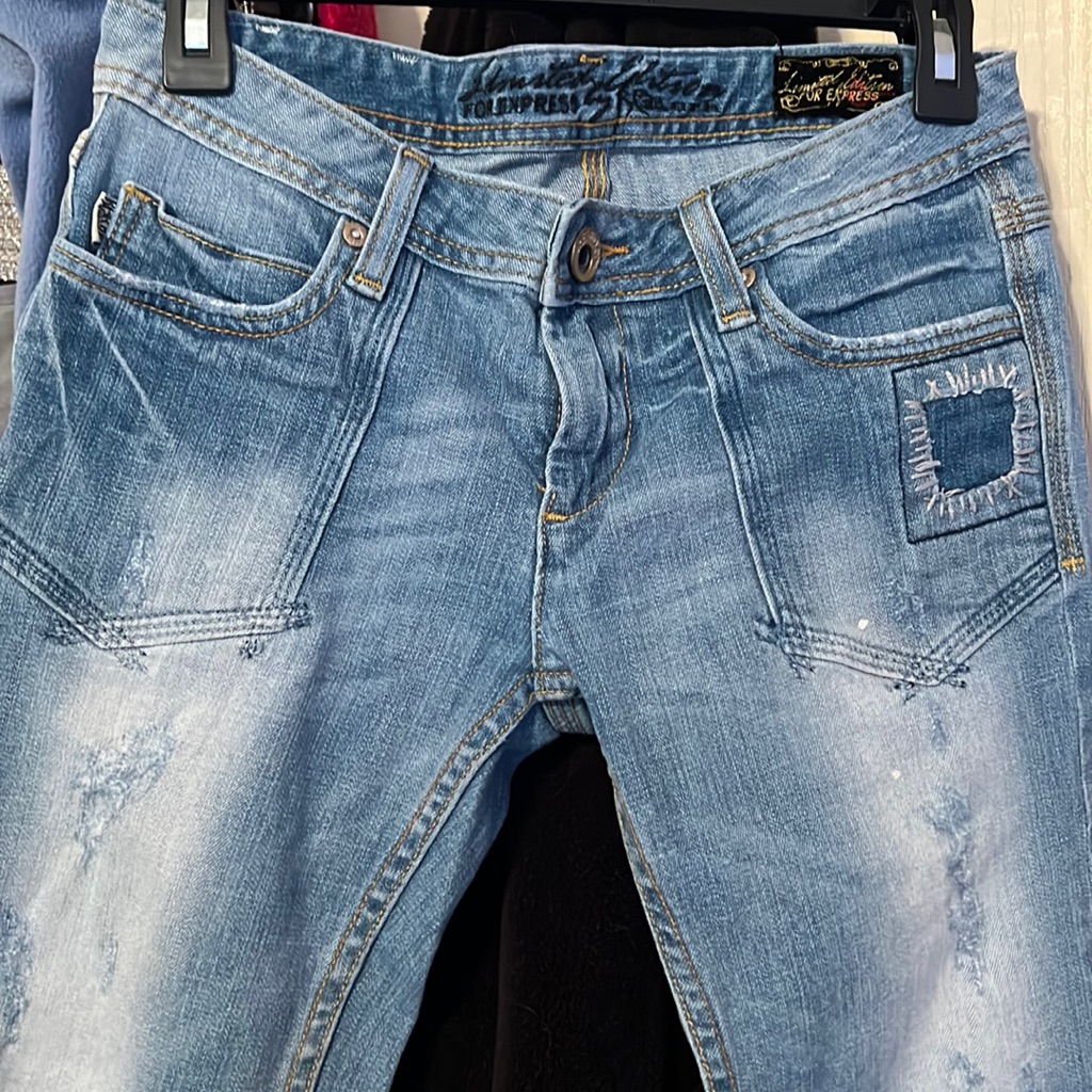Re Rock For Express Size 4/ 32 “ Inseam